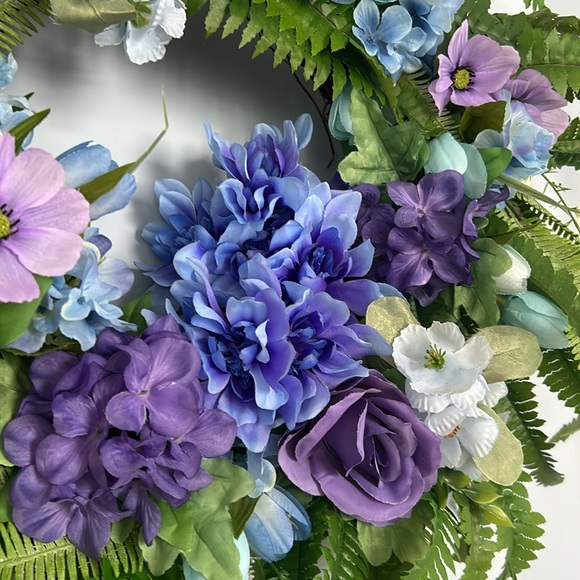 Spring Wreath With Blue Tulips & Purple Florals 25” Diameter On Grapevine Base - Picture 10 of 13